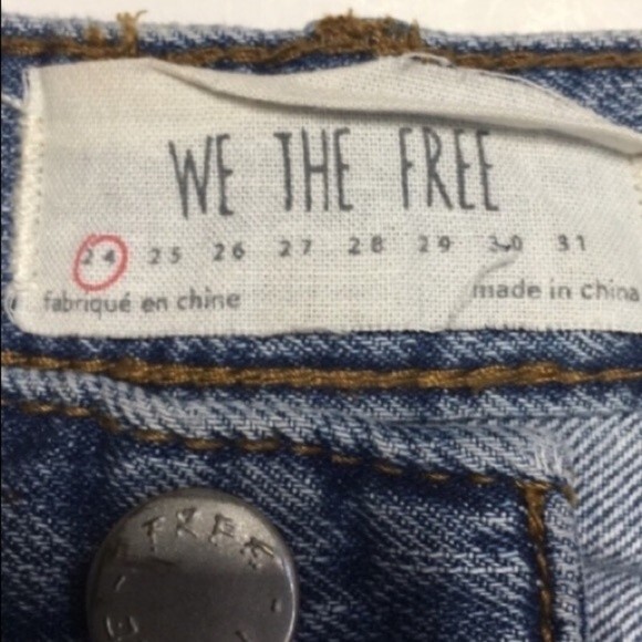 We The Free Cutoff Frayed Hem Denim Shorts 24 - Picture 6 of 10